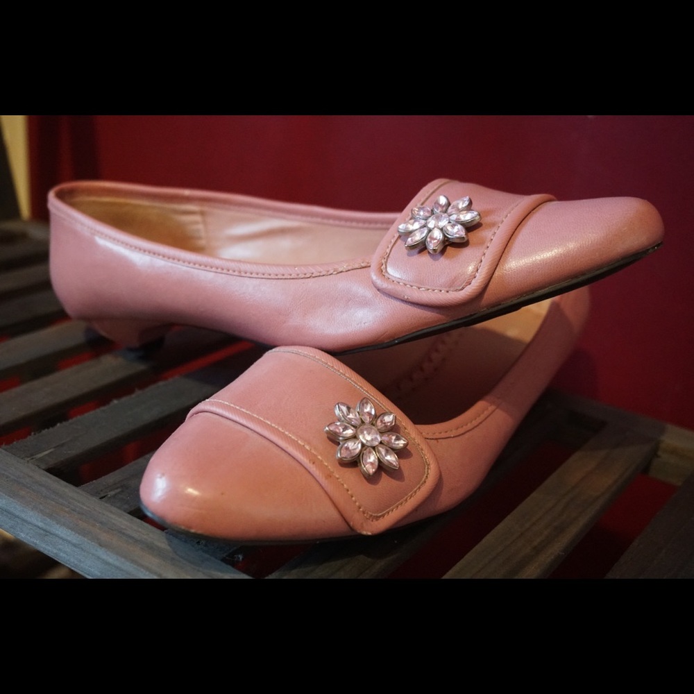 Small flat heel